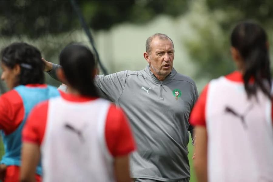 اريك بلاهيك مدربا جديدا للمنتخب الوطني النسوي أعلنت الجامعة الملكية المغربية لكر…