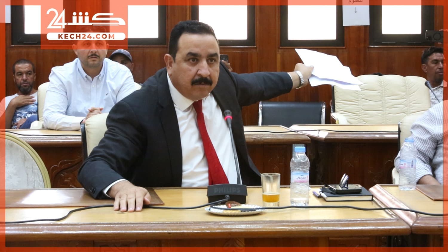 الشافقي.. كاين التخربيق والتزوير فسوق الهواتف الجديد بمراكش وكنطالبو بتحقيق كشف…