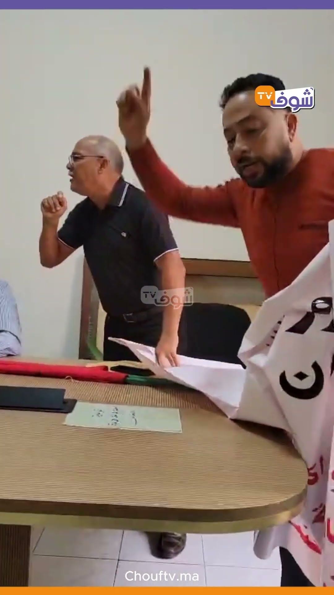 لحظة منع الصحافة من تصوير أشغال دورة أكتوبر لمجلس جماعة مشور الستينية
